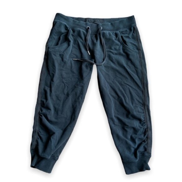 Lululemon Black cuddle crop jogger size 8 - Picture 1 of 8